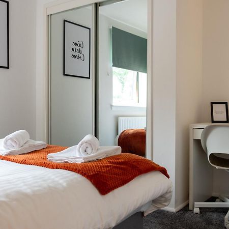 2 Bedroom Beautiful Apartment In Motherwell Mossend Dış mekan fotoğraf