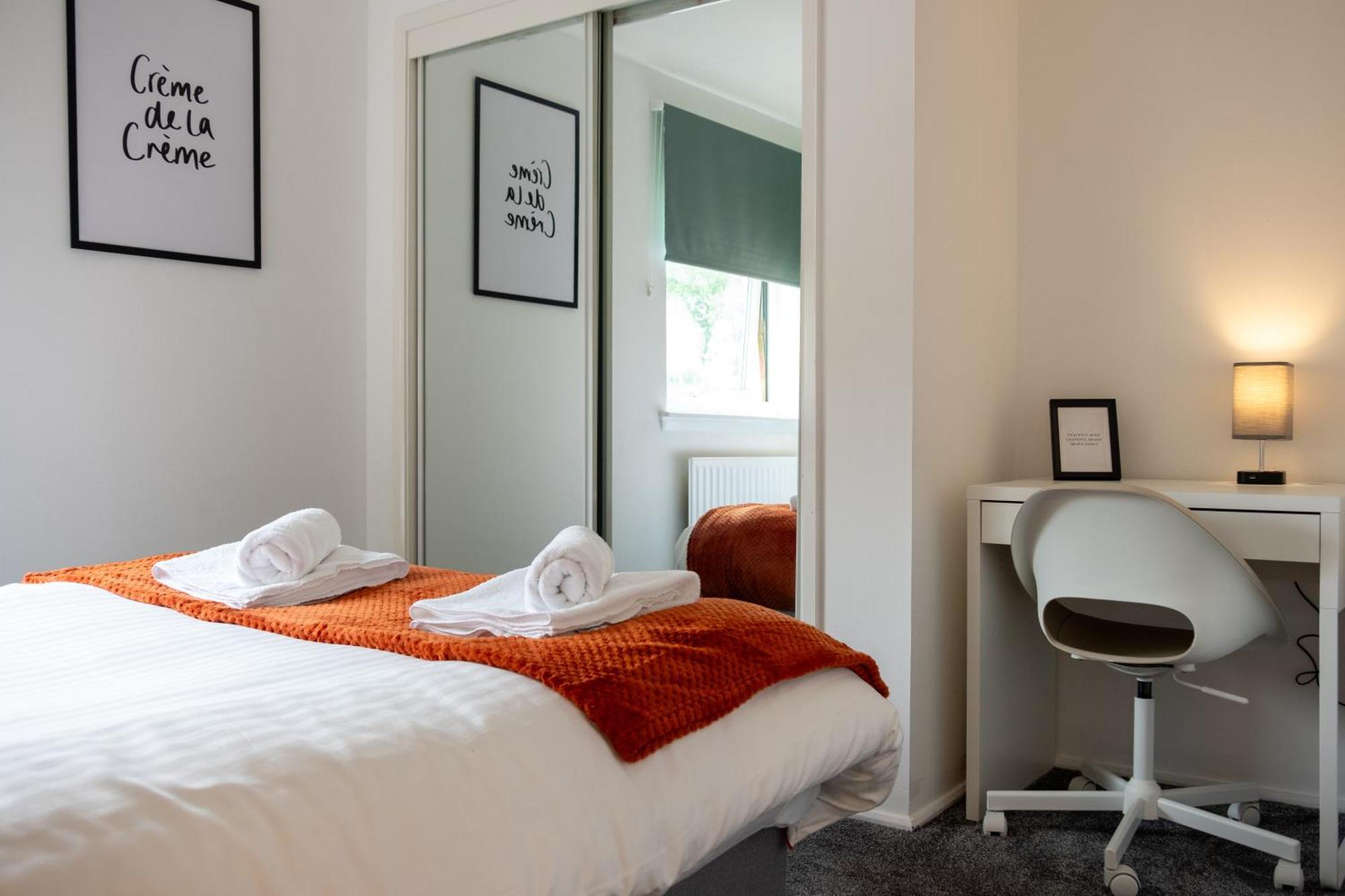 2 Bedroom Beautiful Apartment In Motherwell Mossend Dış mekan fotoğraf