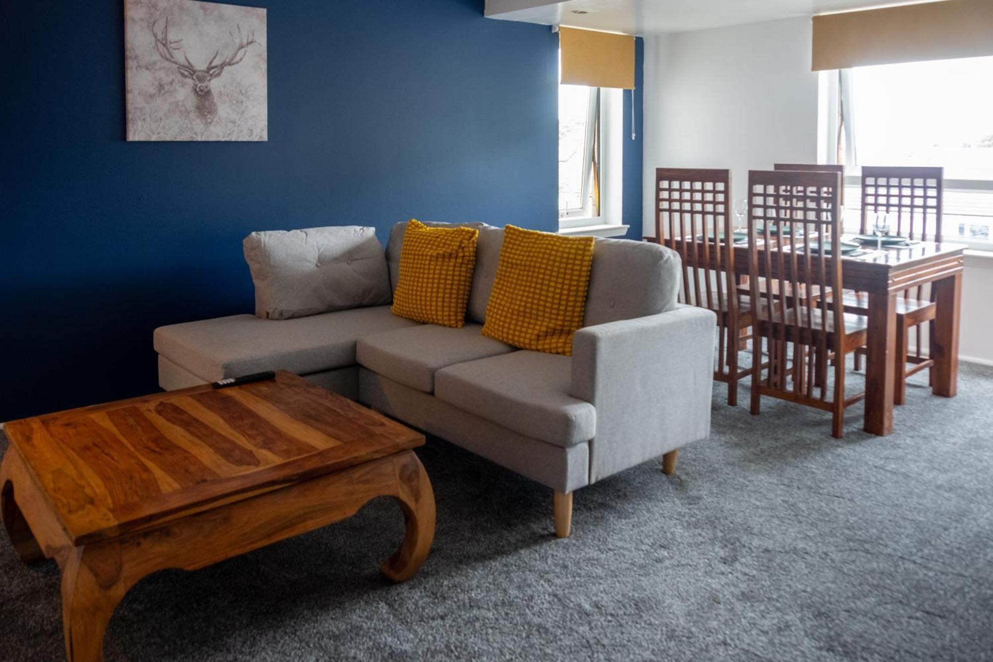 2 Bedroom Beautiful Apartment In Motherwell Mossend Dış mekan fotoğraf
